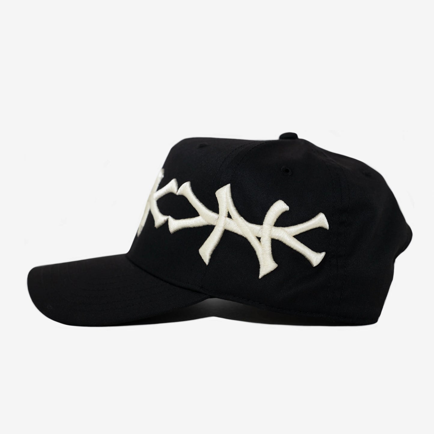 Boné oMa Studios Ny Crown Curved Brim Preto/Creme